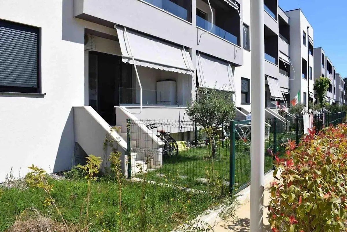 Apartment By The Sea  Hamallaj